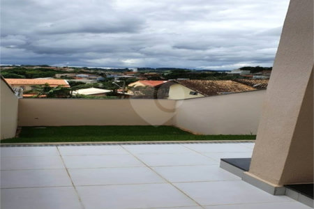 Casa à venda com 3 quartos, sendo 1 suíte, em Vila Santa Rosália, São Roque, SP