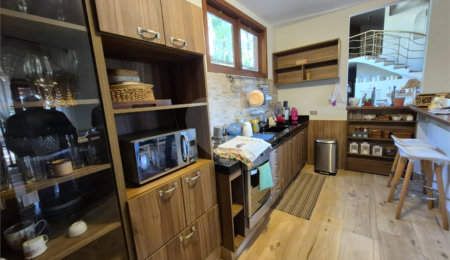 Casa à venda com 3 quartos, sendo 1 suíte,  no condomínio Parque Petrópolis 4 Secção, Mairiporã - SP
