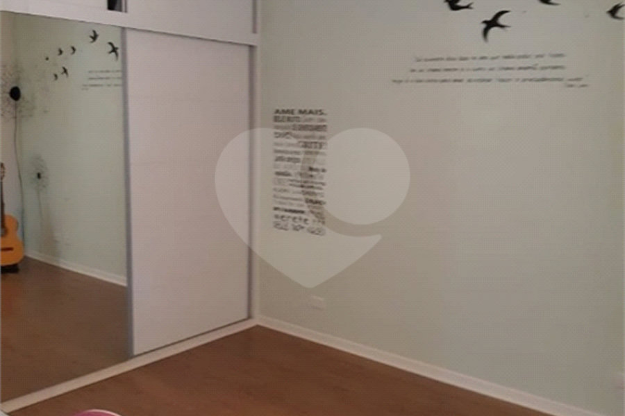 Sobrado à venda com 3 quartos, sendo 2 suítes, em Vila Paulicéia, São Paulo, SP