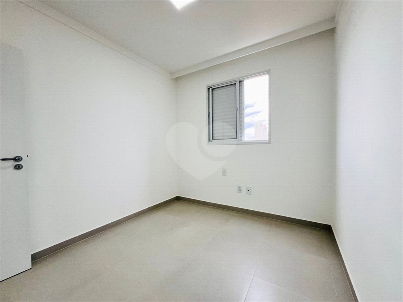 Apartamento para alugar com 2 quartos, sendo 1 suíte, em Jardim Piratininga, Sorocaba, SP