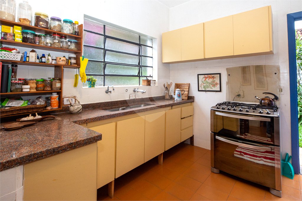 Casa à venda com 3 quartos, sendo 1 suíte, em Alto da Boa Vista, São Paulo, SP