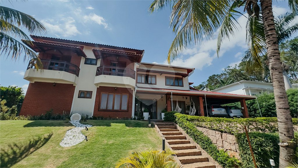 Casa à venda com 4 suítes no condomínio Monte Belo, Salto - SP
