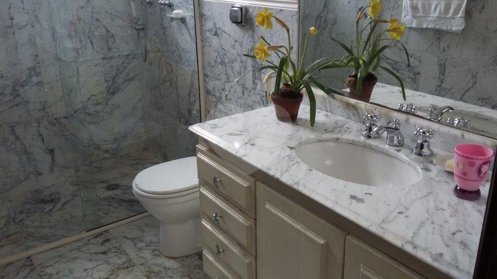 Casa à venda ou para alugar com 4 quartos, sendo 3 suítes, em Lapa, São Paulo, SP