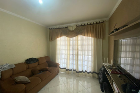 Sobrado à venda com 3 quartos, sendo 1 suíte, em Jardim Beatriz, Poá, SP