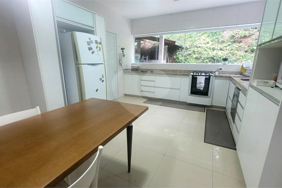 Casa à venda com 5 suítes no condomínio Associação Reserva das Hortênsias, Mairiporã - SP