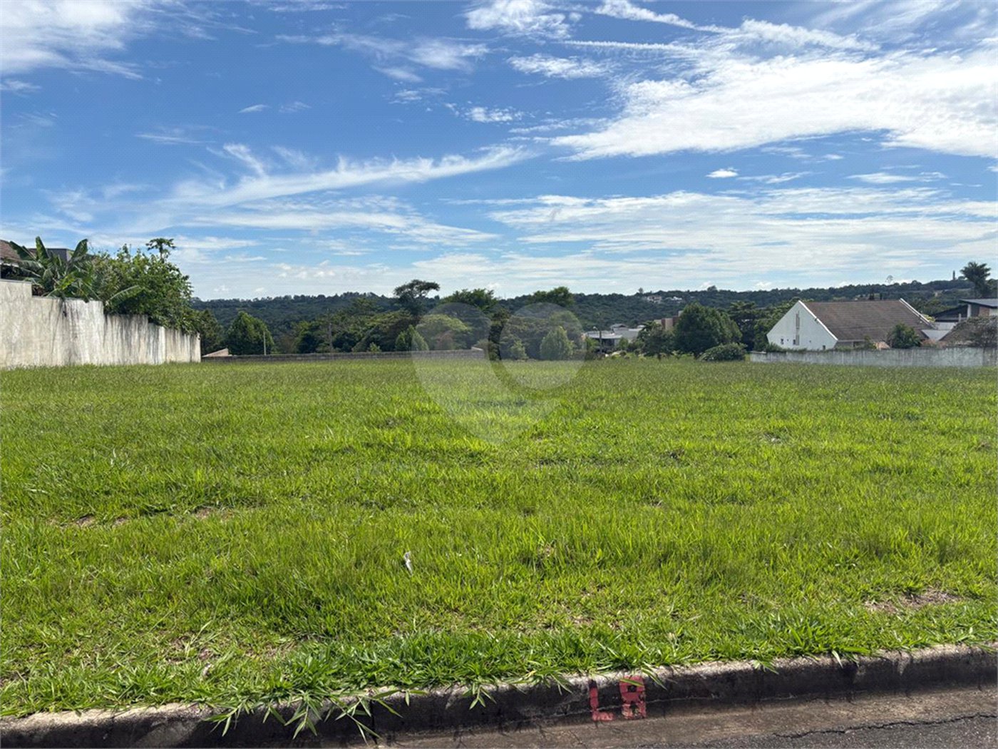 Terreno à venda no condomínio Village Saint Charbel, Araçoiaba da Serra - SP