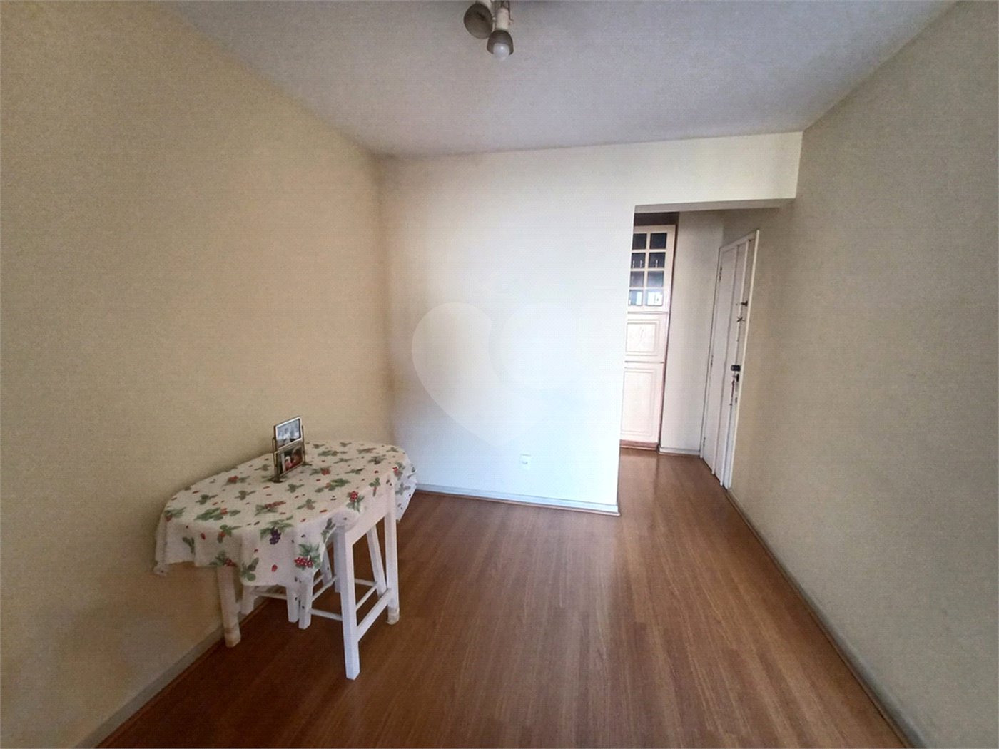 Apartamento à venda com 3 quartos, sendo 1 suíte, em Jardim das Acácias, São Paulo, SP