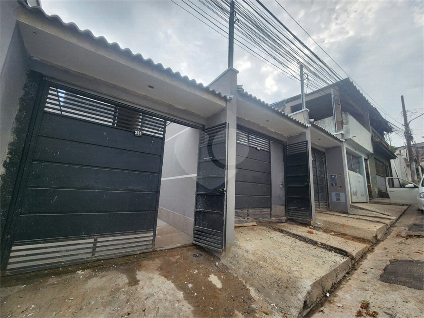 Sobrado à venda com 3 quartos, sendo 1 suíte, em Tremembé, São Paulo, SP
