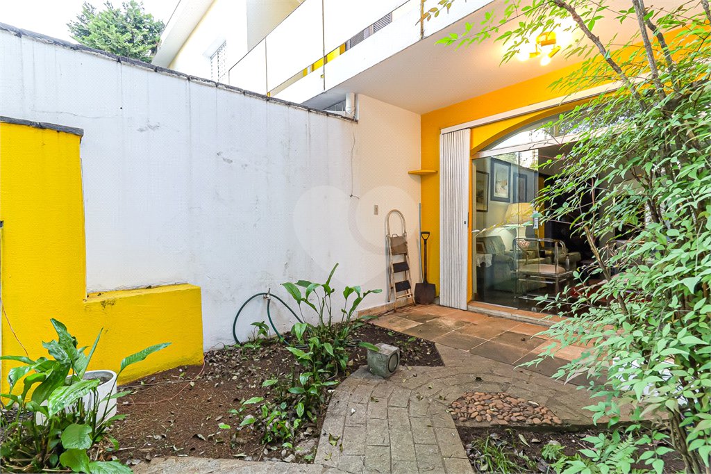 Casa à venda com 3 quartos, sendo 1 suíte, em Mirandópolis, São Paulo, SP