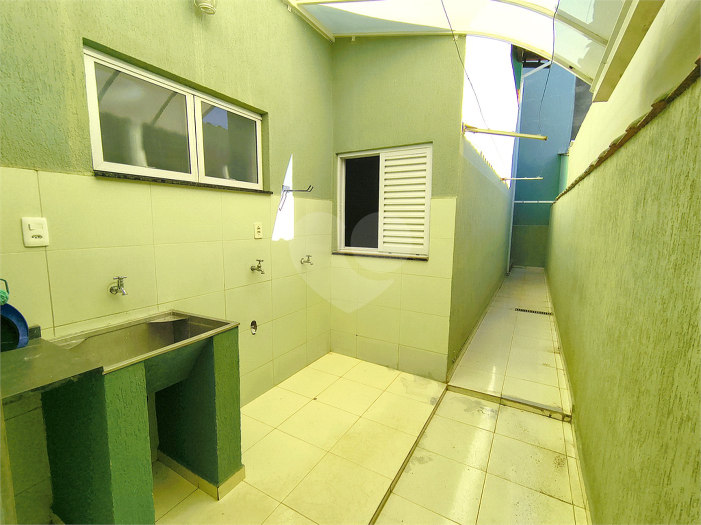 Sobrado à venda com 3 quartos, sendo 1 suíte,  em Jardim Alice, Indaiatuba, SP
