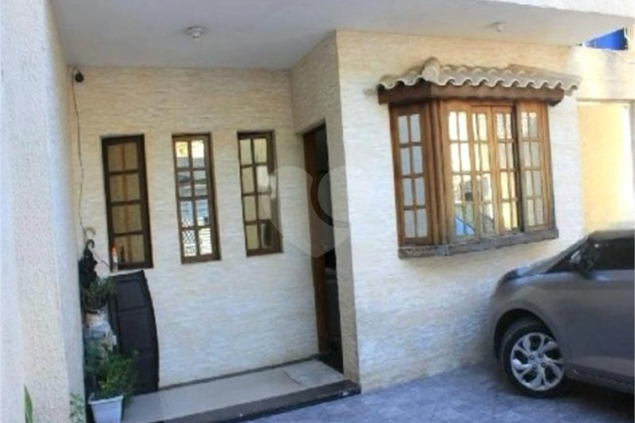 Sobrado à venda com 4 quartos, sendo 2 suítes, em Jardim Santa Clara, Guarulhos, SP