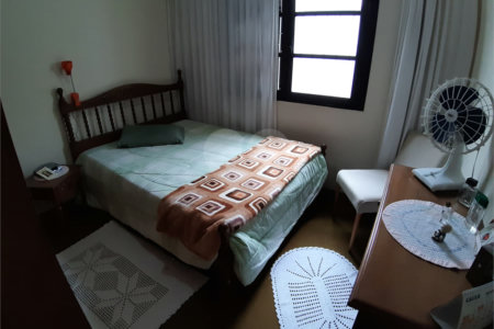 Sobrado à venda com 3 quartos, sendo 1 suíte,  em Vila Albertina, São Paulo, SP