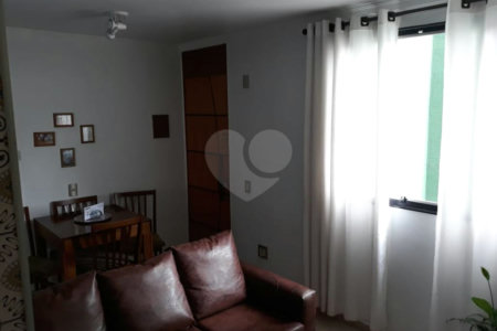 Casa à venda com 2 suítes no condomínio martinha, São Paulo - SP