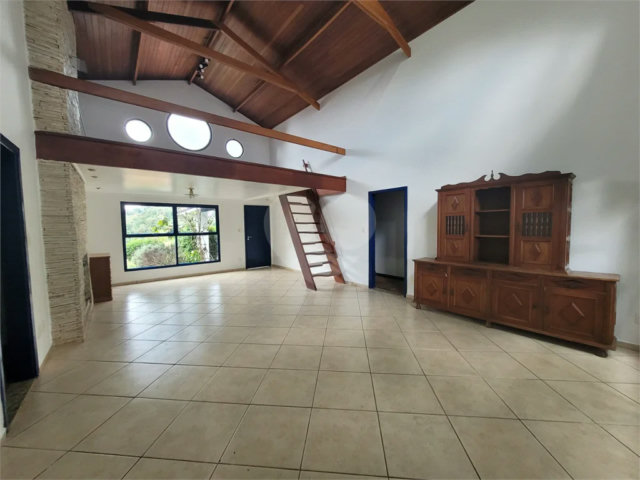 Casa para alugar com 3 quartos, sendo 1 suíte, no condomínio Alpes da Cantareira, Mairiporã - SP