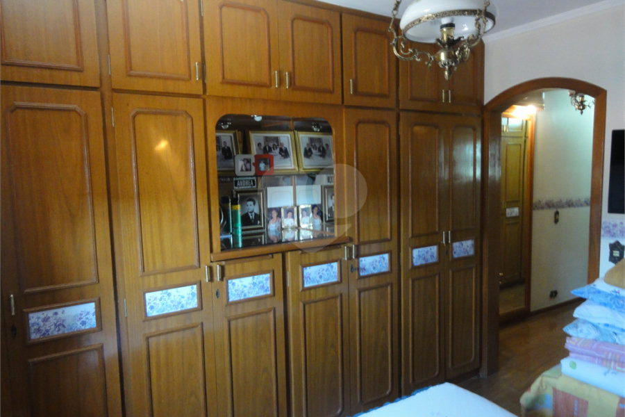 Sobrado à venda com 6 quartos, sendo 4 suítes, em Tremembé, São Paulo, SP
