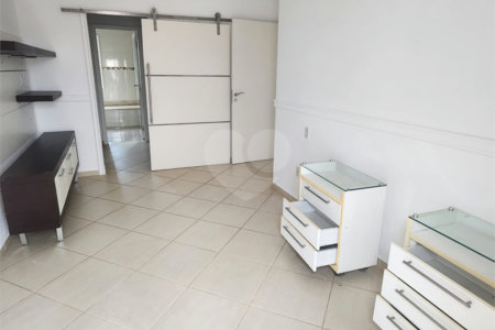 Casa à venda com 3 quartos, sendo 1 suíte, no condomínio Terras de São Francisco, Vinhedo - SP