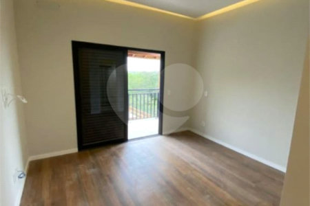 Casa à venda com 3 quartos, sendo 1 suíte, no condomínio Lagos D´icaraí, Salto - SP