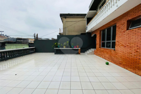 Sobrado à venda com 8 quartos em Jardim São Jorge (raposo Tavares), São Paulo, SP