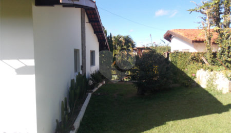 Casa à venda com 2 quartos, sendo 1 suíte, em Campos de Atibaia, Atibaia, SP