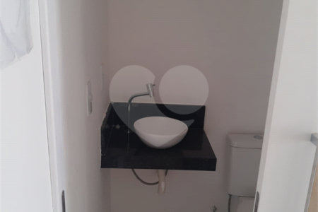 Casa à venda com 2 suítes no condomínio Residencial Américo de Figueiredo, Sorocaba - SP