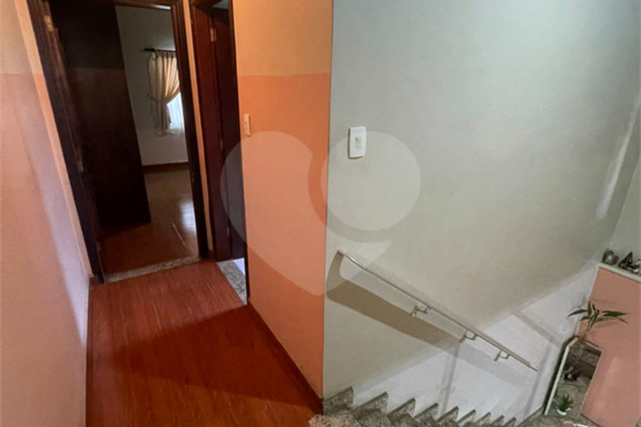 Sobrado à venda com 5 quartos, sendo 1 suíte,  em Vila Gustavo, São Paulo, SP