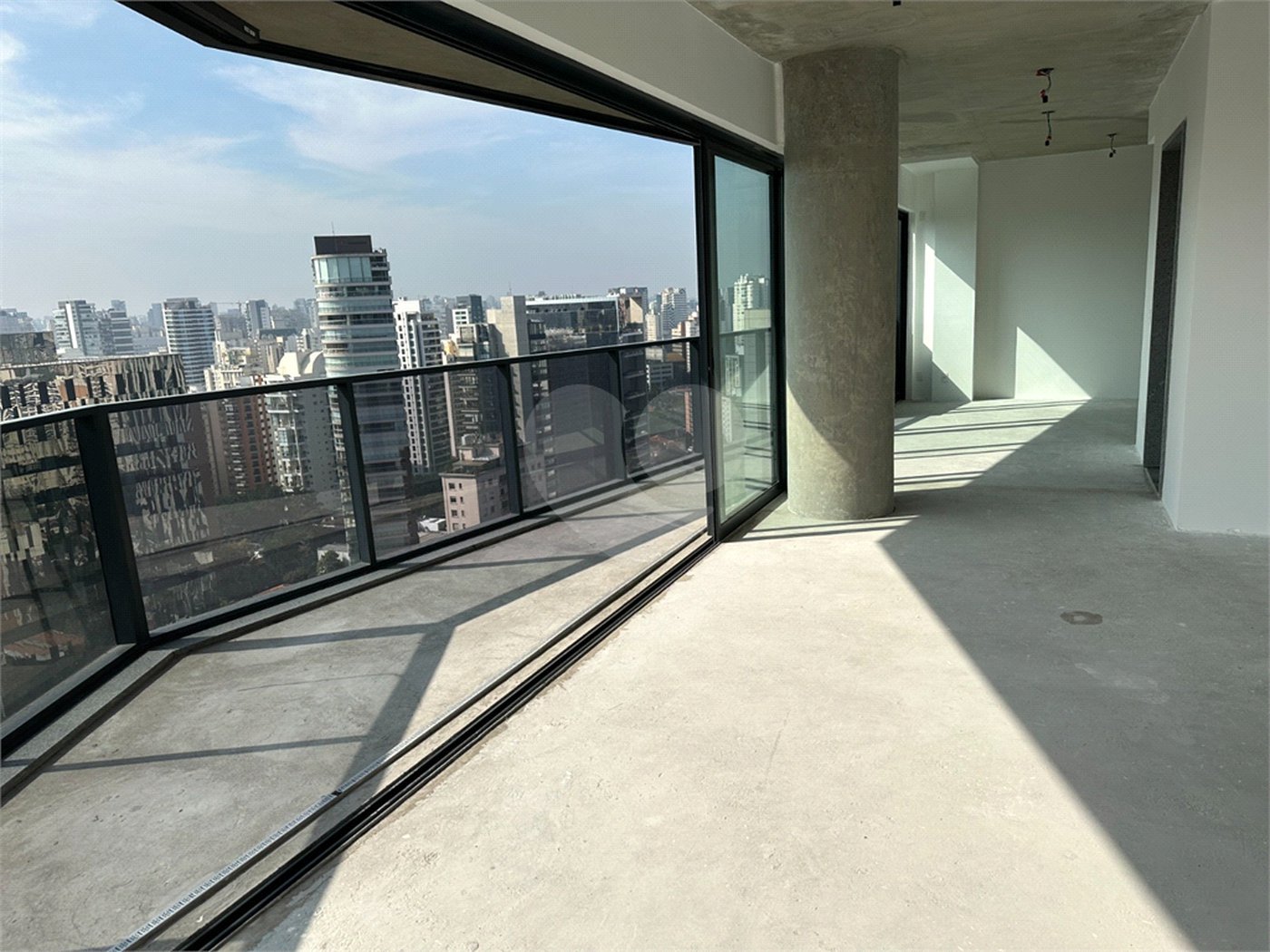 Apartamento à venda com 3 suítes em Vila Olímpia, São Paulo, SP