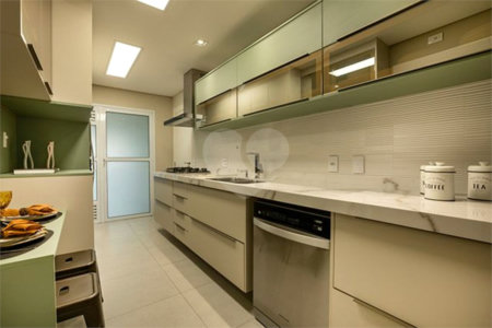 Apartamento à venda com 3 suítes em Indianópolis, São Paulo, SP