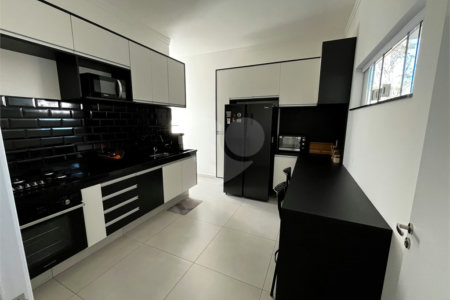 Casa à venda com 3 quartos, sendo 1 suíte, no condomínio Residencial Golden Ville, Itapetininga - SP