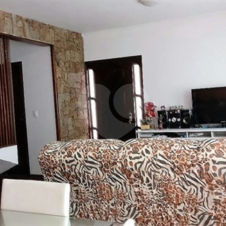 Sobrado à venda com 4 quartos, sendo 2 suítes, em Vila Nivi, São Paulo, SP
