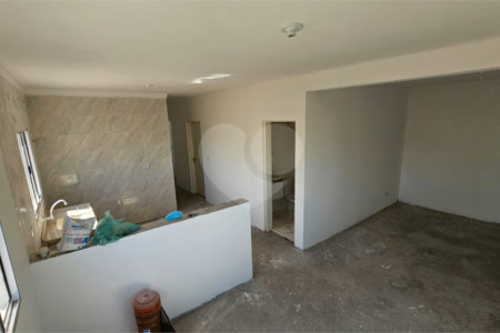 Casa à venda com 2 quartos, sendo 1 suíte,  em Residencial e Comercial Guarulhos, Guarulhos, SP