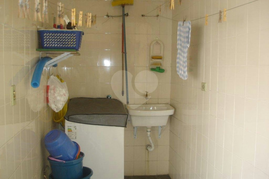 Sobrado à venda com 5 quartos, sendo 2 suítes,  em Jardim Leonor Mendes de Barros, São Paulo, SP
