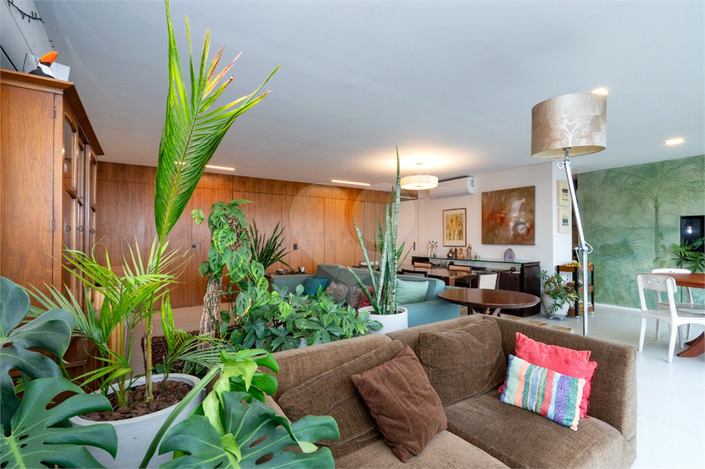 Apartamento à venda com 3 suítes em Campo Belo, São Paulo, SP