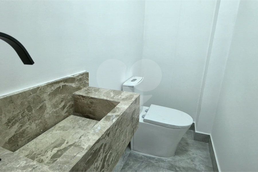 Sobrado à venda com 3 quartos, sendo 1 suíte, em Vila Bonilha, São Paulo, SP