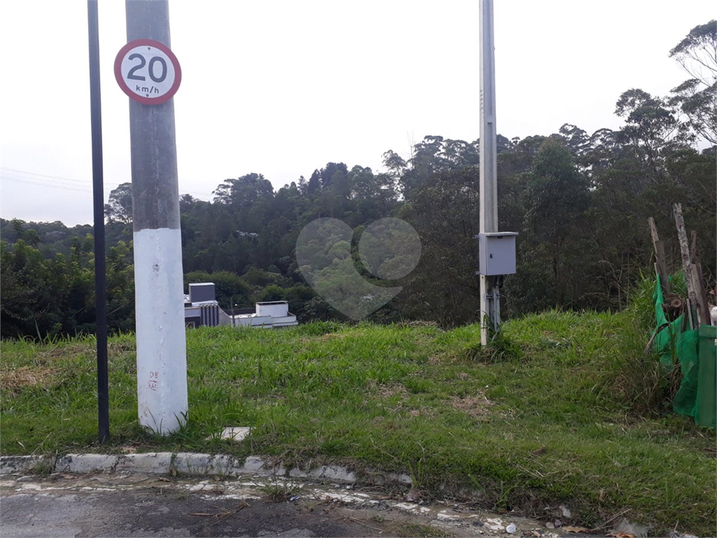 Terreno à venda no condomínio Mosaico da Serra, Mogi das Cruzes - SP