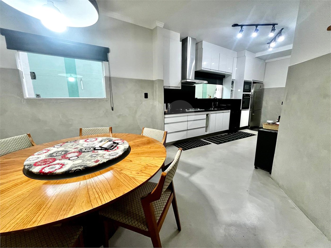 Casa à venda com 4 suítes em Vila Mazarino, Itapetininga, SP