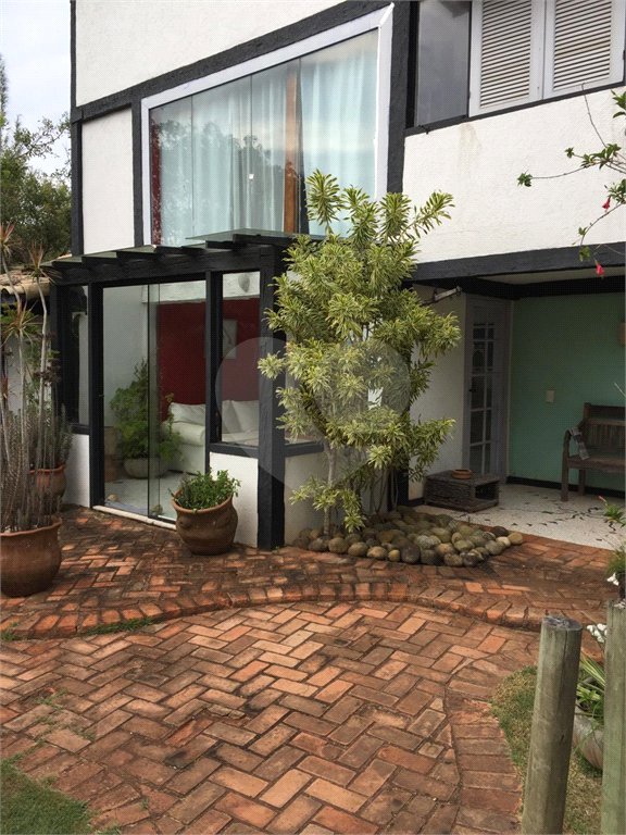 Casa à venda ou para alugar com 3 suítes em Marina, Armação dos Búzios, RJ