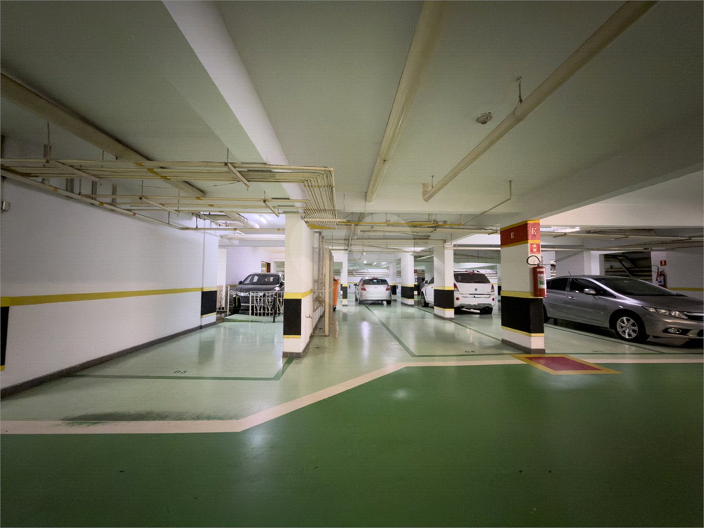 Apartamento com 190 metros 3 suítes 4 vagas de garagem