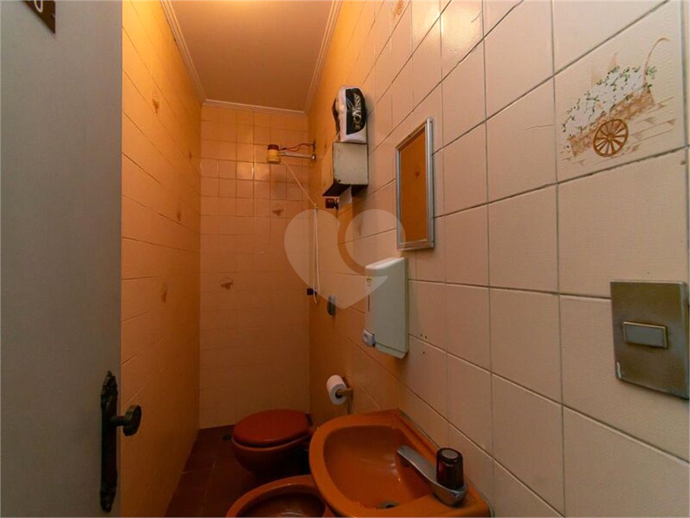 Casa à venda com 8 quartos, sendo 2 suítes, em Indianópolis, São Paulo, SP
