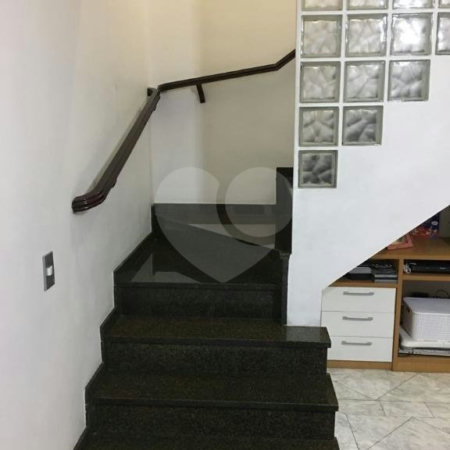 Casa à venda com 3 quartos, sendo 1 suíte, no condomínio Sobrado, São Paulo - SP