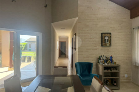 Casa à venda com 3 suítes no condomínio Terras de Mont Serrat, Salto - SP