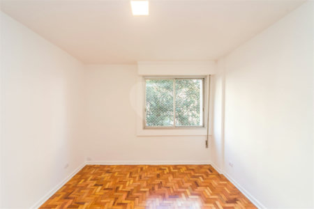 Apartamento à venda com 3 quartos, sendo 1 suíte, em Itaim Bibi, São Paulo, SP