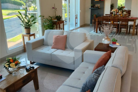Casa à venda com 3 suítes no condomínio Reserva dos Vinhedos, Louveira - SP