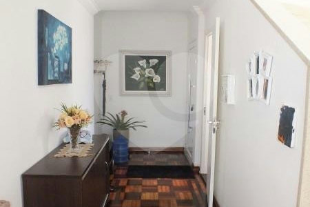 Casa à venda com 3 quartos, sendo 1 suíte, em Jardim Oriental, São Paulo, SP