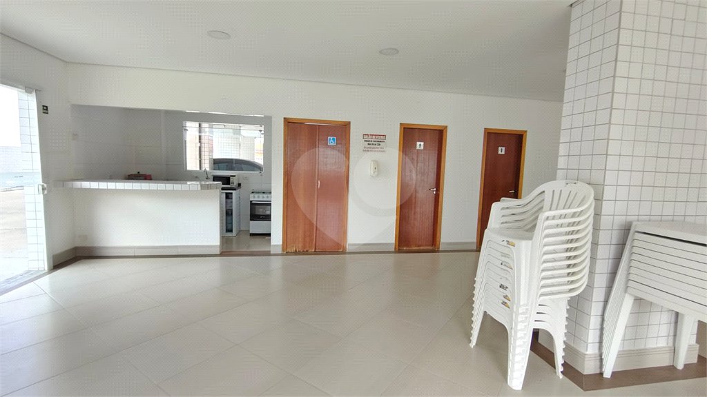 Apartamento à venda com 3 quartos, sendo 2 suítes, no Centro, Peruíbe, SP