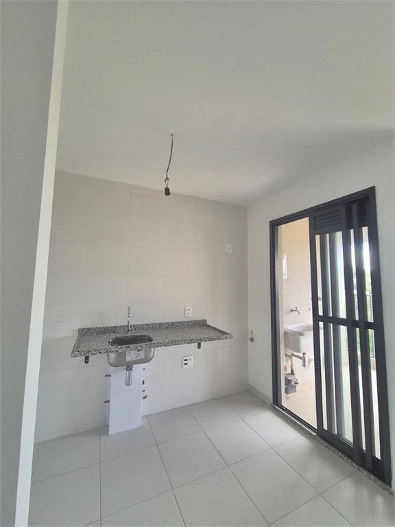 Apartamento à venda com 3 quartos, sendo 1 suíte, em Vila Anastácio, São Paulo, SP