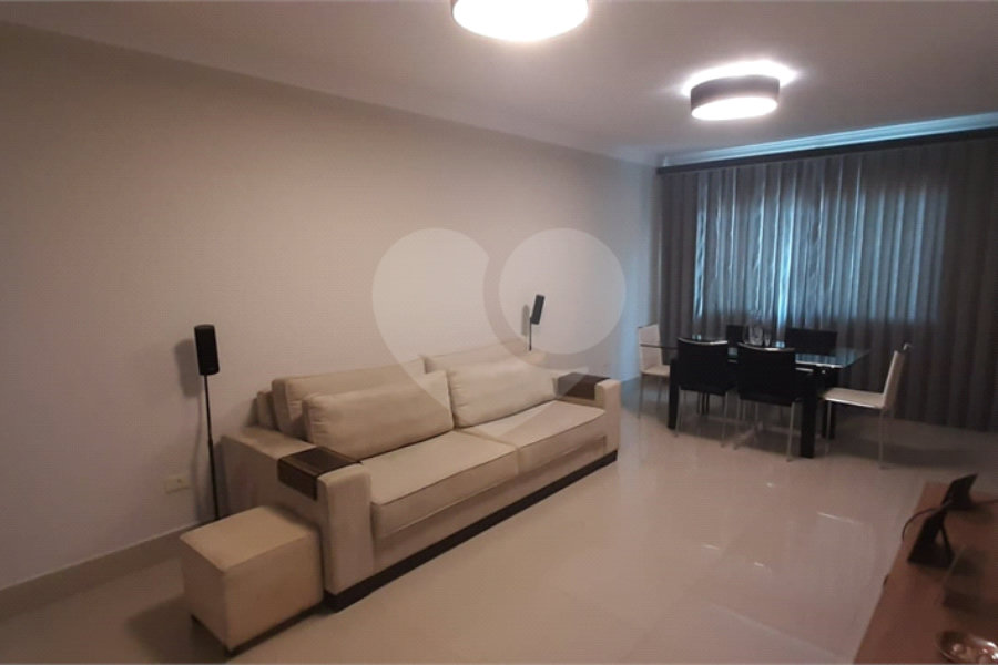 Casa à venda com 3 quartos, sendo 2 suítes, no condomínio Mário Araújo, São Paulo - SP