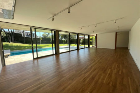 Sobrado para alugar com 5 quartos, sendo 4 suítes, em Jardim Everest, São Paulo, SP