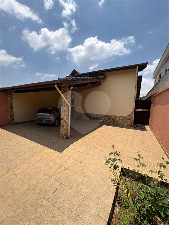 Casa Térrea à venda com 3 quartos, sendo 1 suíte,  em Vila Áurea, Poá, SP
