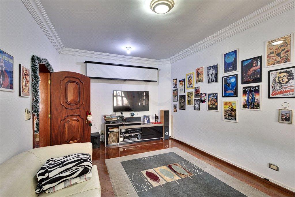 Casa à venda com 5 quartos, sendo 4 suítes, em Alto da Boa Vista, São Paulo, SP