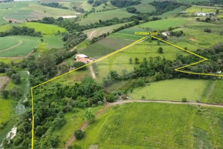 Sítio à venda com 4 quartos, sendo 1 suíte, no Centro, Elias Fausto, SP